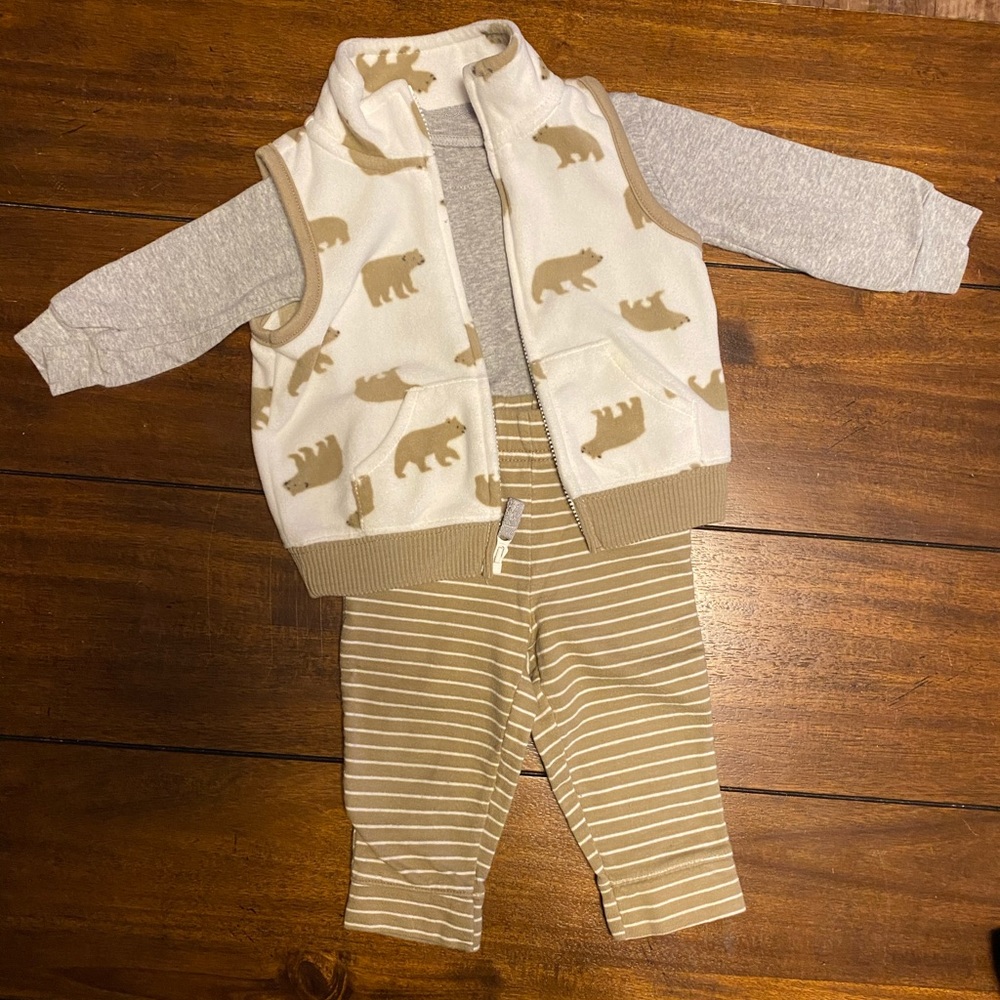 Carter’s vest set